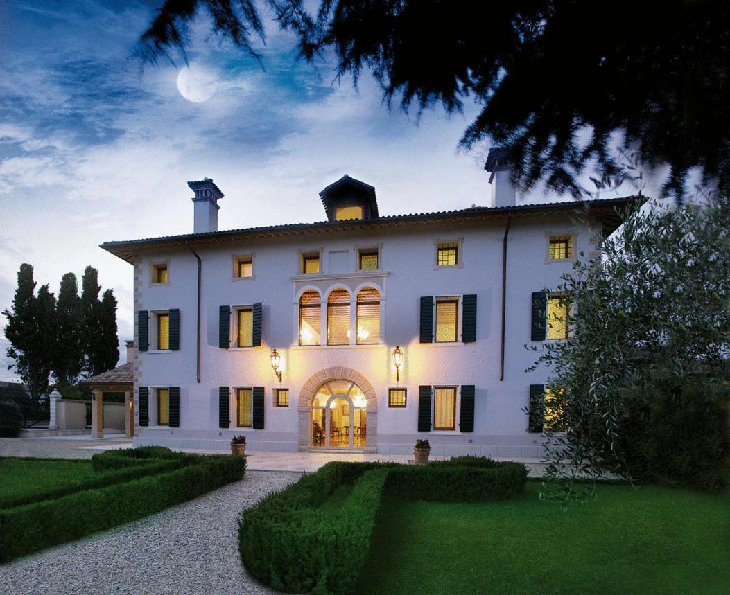 Villa Busta Hotel مونتيبلونا المظهر الخارجي الصورة